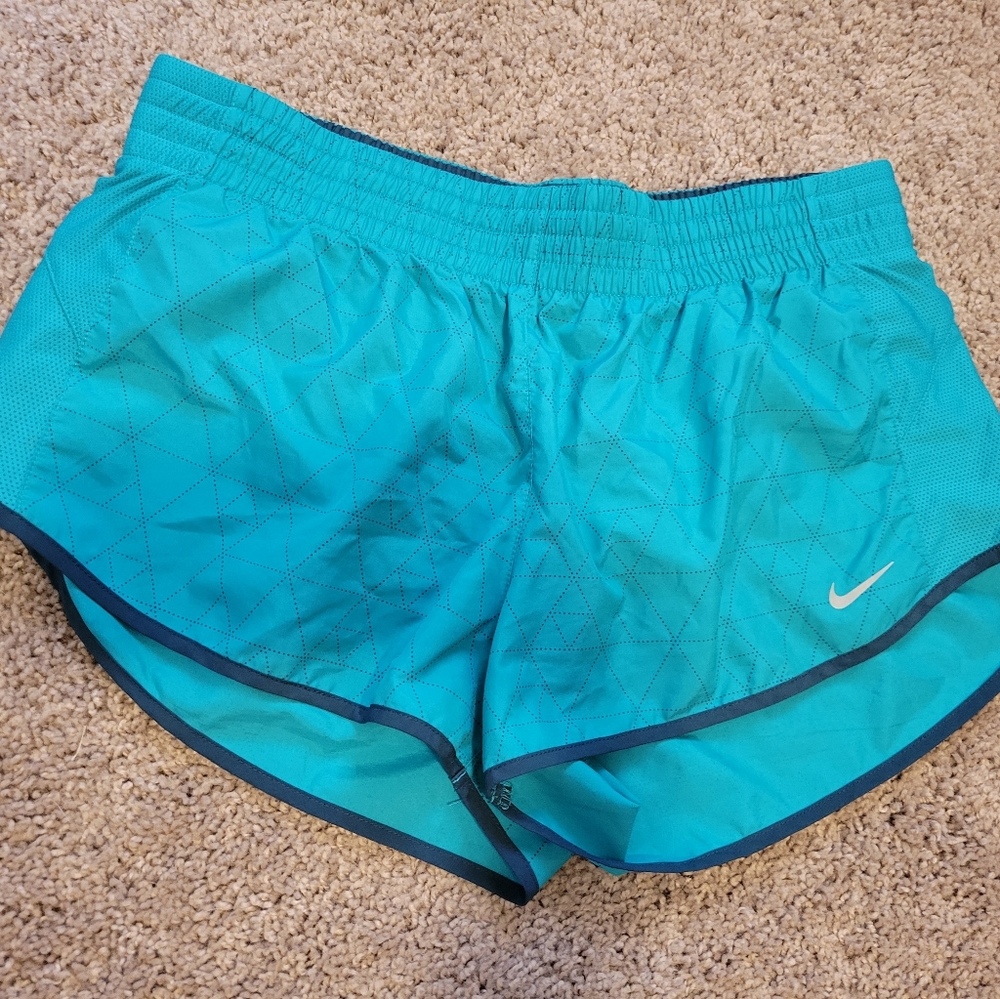 Nike shorts w/liner!!